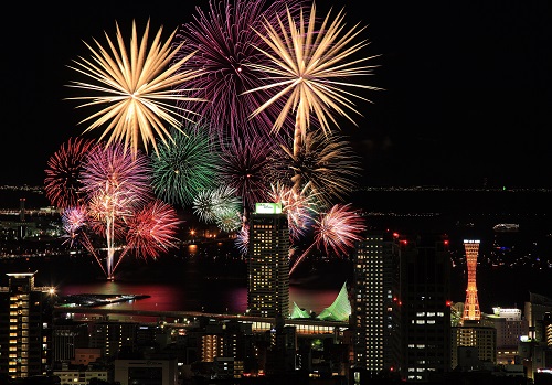 神戸の夏の風物詩 みなとこうべ海上花火大会はホテルオークラ神戸で 神戸三宮のランドマークホテル ホテルオークラ神戸 公式