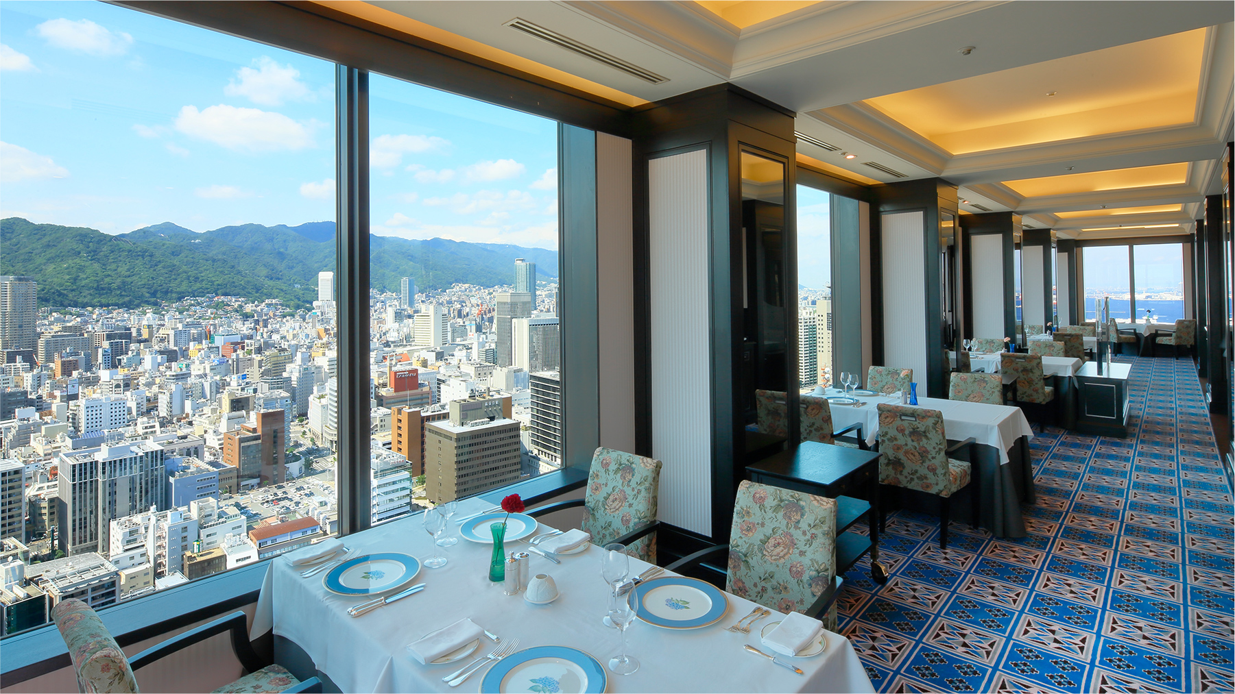 フランス料理レストラン エメラルド 神戸三宮のランドマークホテル ホテルオークラ神戸 公式