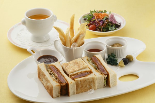 ビーフカツサンドイッチセット – 神戸三宮のランドマークホテル ホテル