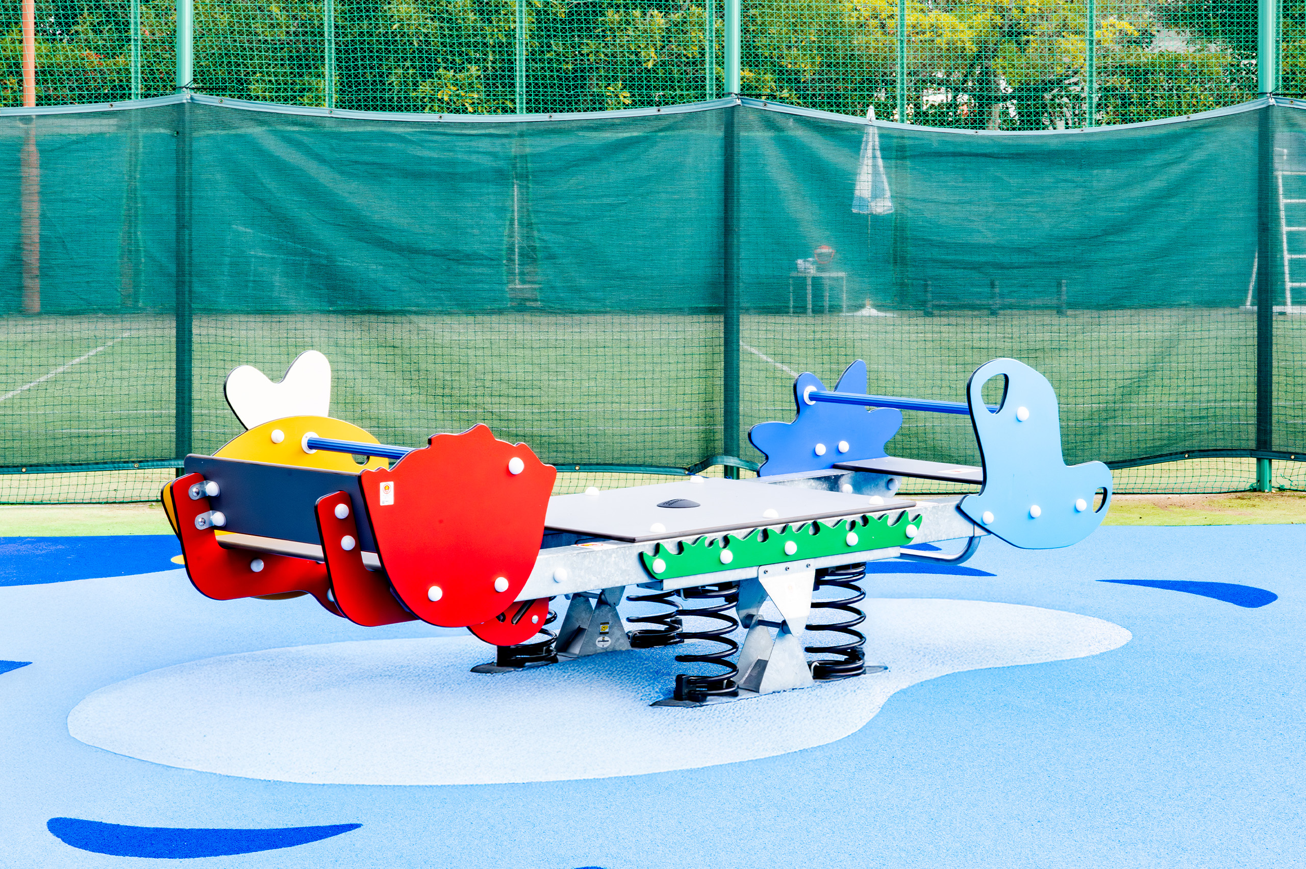 お庭のシーソー