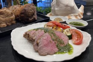 今月のシェフおすすめ一品「仔羊のロースト」