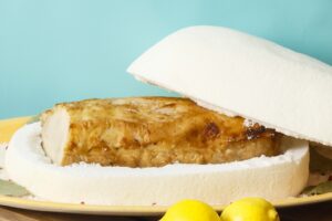 今月のシェフおすすめ一品「豚ロース肉の塩釜焼き」