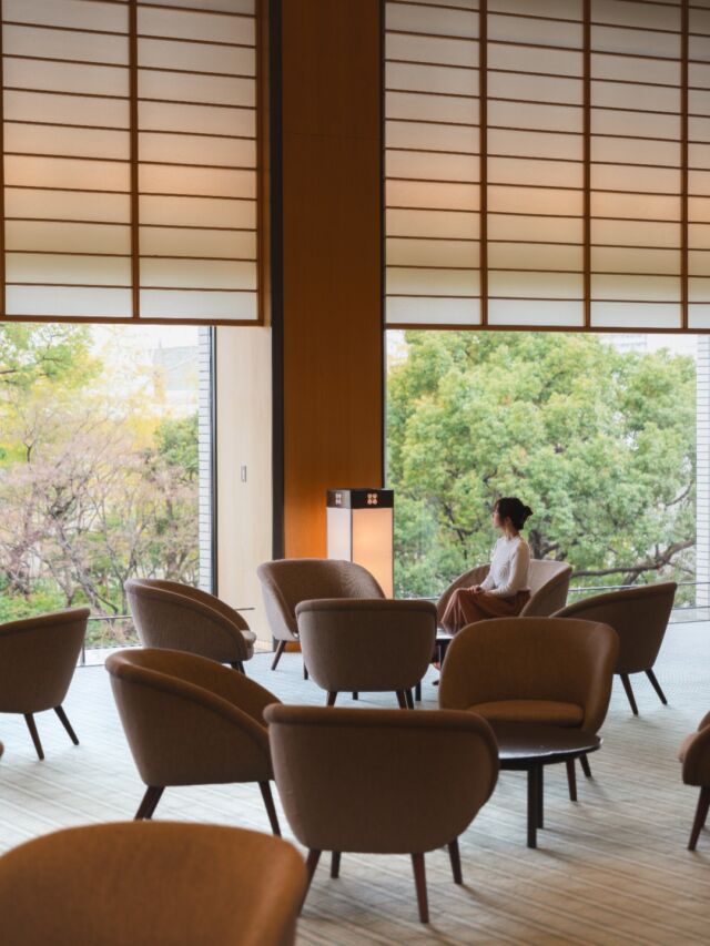.
日本の伝統美に包まれたメインロビーからは、
広大な日本庭園をご覧いただけます。
四季折々の景色をお楽しみください。

You can see the Japanese garden from the main lobby.
Enjoy the seasonal scenery.

#ホテルオークラ神戸#hotelokurakobe#ホテル関西#関西ホテル#ホテル神戸#神戸ホテル#神戸観光#神戸旅行#ホカンス#ラグジュアリーホテル#日本庭園#庭園#伝統#okurahotels#oneharmony @okura_hotels