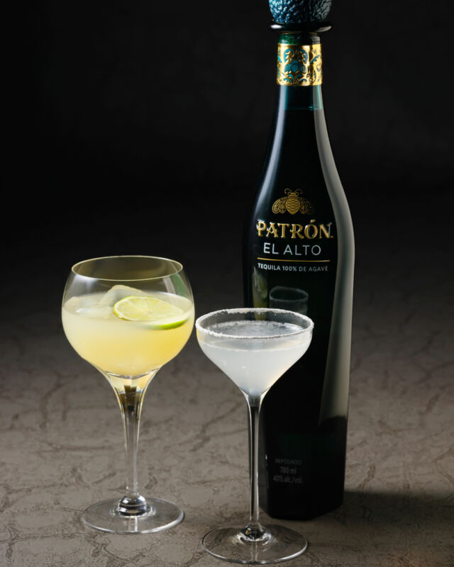 .
プレミアムテキーラ　PATORON AL ALTO

テキーラの頂点 PATORON AL ALTOを使用した
プレミアムカクテル。最高級の味わいをお届け。

【期間】2026年3月1日(日)～5月31日(日)
【場所】｢メインバー エメラルド｣
【料金】￥3,000

#ホテルオークラ神戸#hotelokurakobe#ホテル関西#関西ホテル#ホテル神戸#神戸ホテル#神戸観光#神戸旅行#ホカンス#ラグジュアリーホテル#神戸バー#三宮バー#okurahotels#oneharmony @okura_hotels