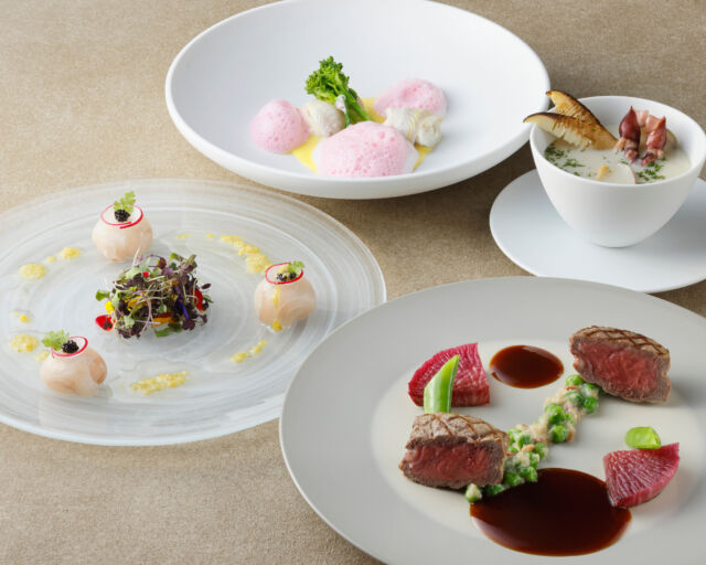 .
カジュアルダイニング｢カメリア｣のフルコースディナー

前菜から魚料理、肉料理まで本格的な
フルコースディナーをご用意しました。
4月は、ホタルイカのスープや、
春らしいピンクの泡を添えた魚料理、
メインの国産牛ロース肉は春野菜とともに。
旬の味覚を存分にお楽しみください。

【期間】通年 ※月替わりでメニューが変わります
【場所】カジュアルダイニング｢カメリア」
【料金】お一人様￥10,000(税･サービス料込)
【ご予約】TEL.078-333-3522